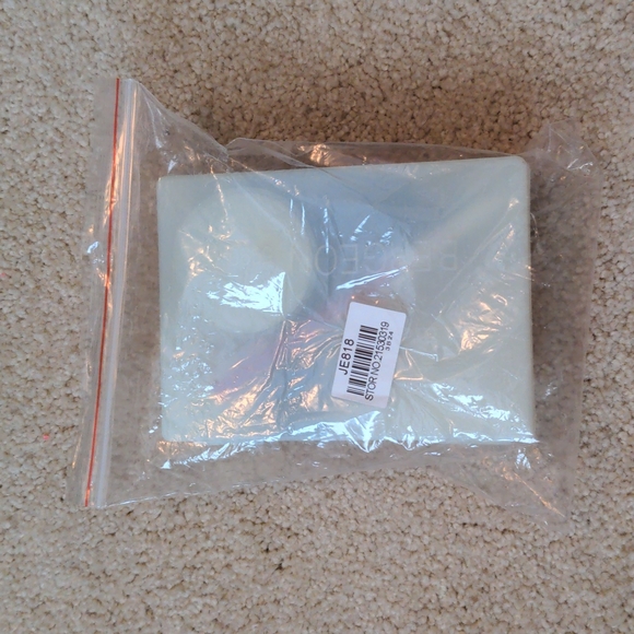 New! Professional steel ear and body piercing gun 72pcs studs kit set - Picture 7 of 9